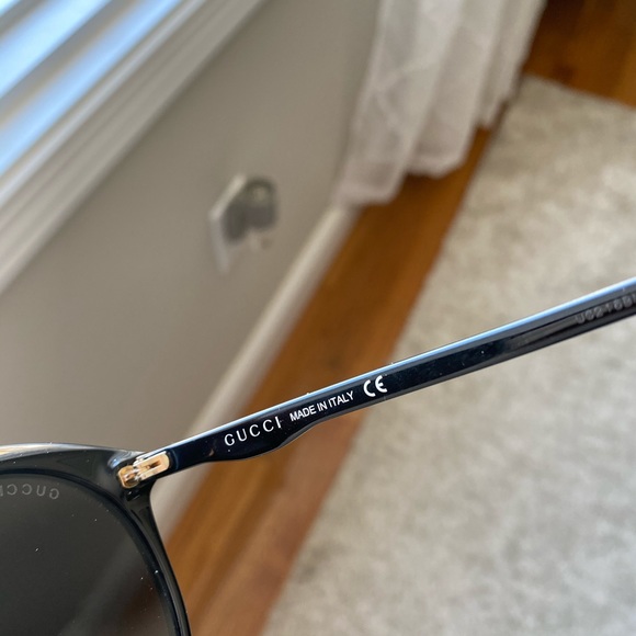 Authentic Gucci sunglasses - Picture 6 of 8